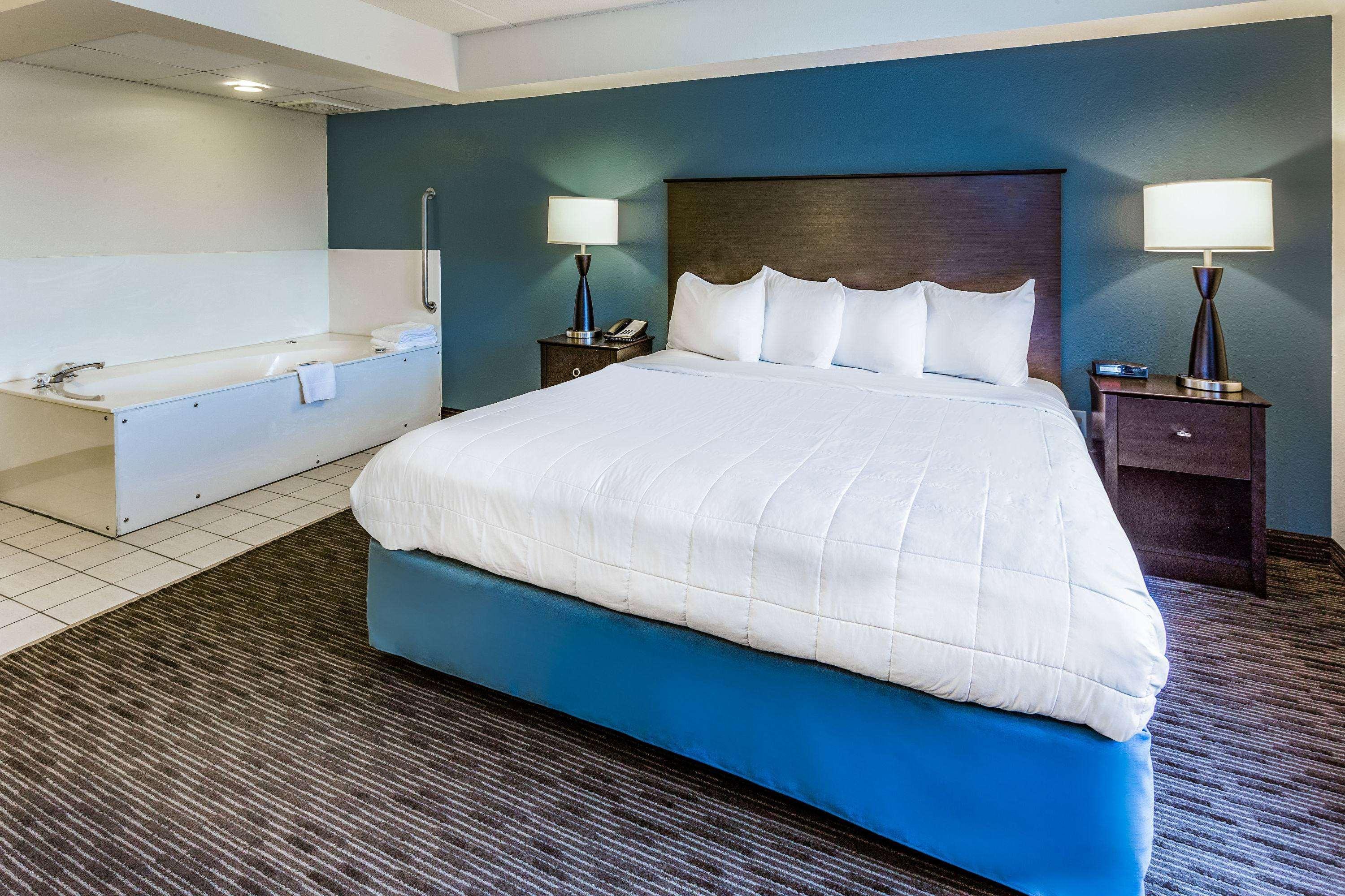 Americinn By Wyndham Hotel And Suites Long Lake Extérieur photo