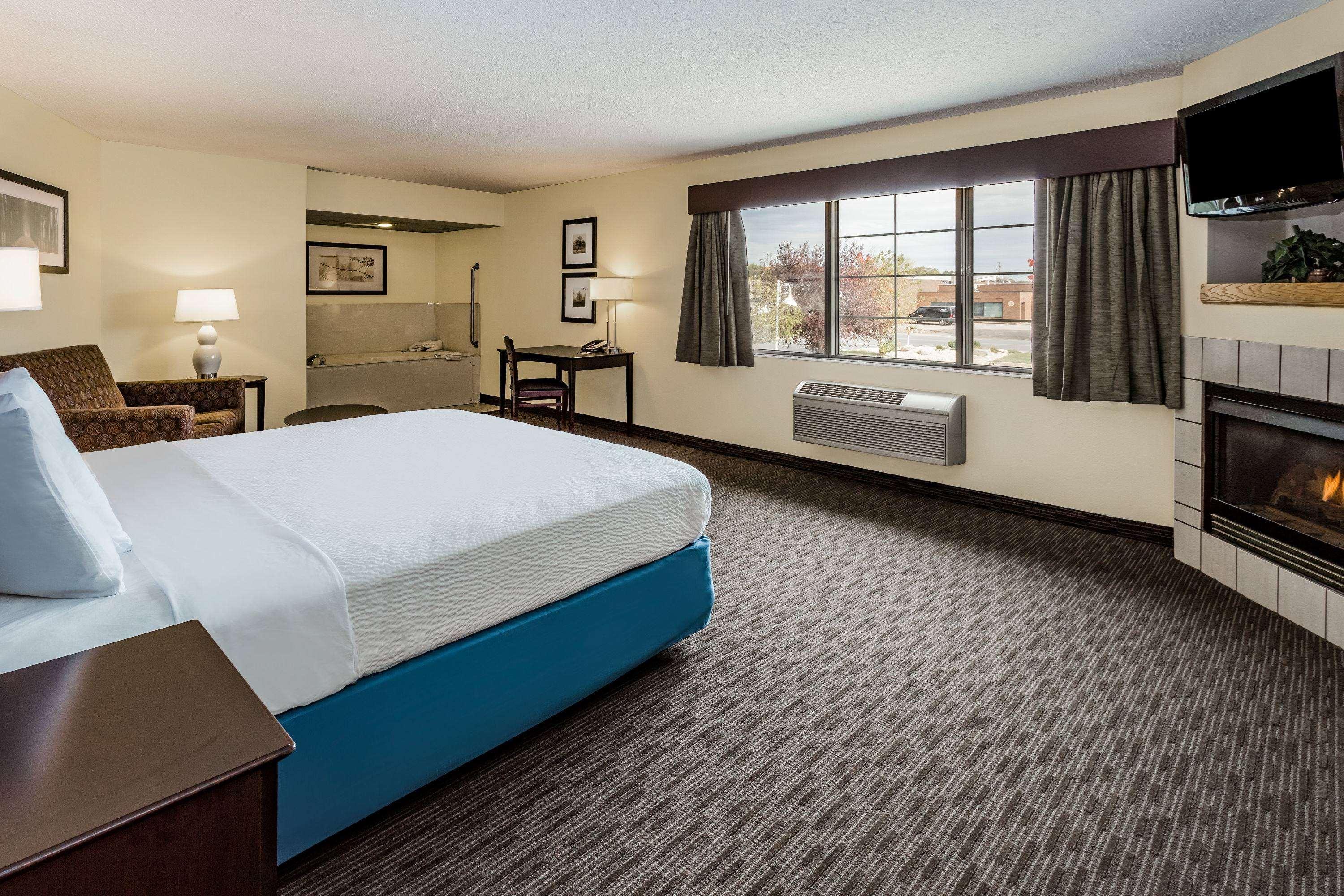 Americinn By Wyndham Hotel And Suites Long Lake Extérieur photo